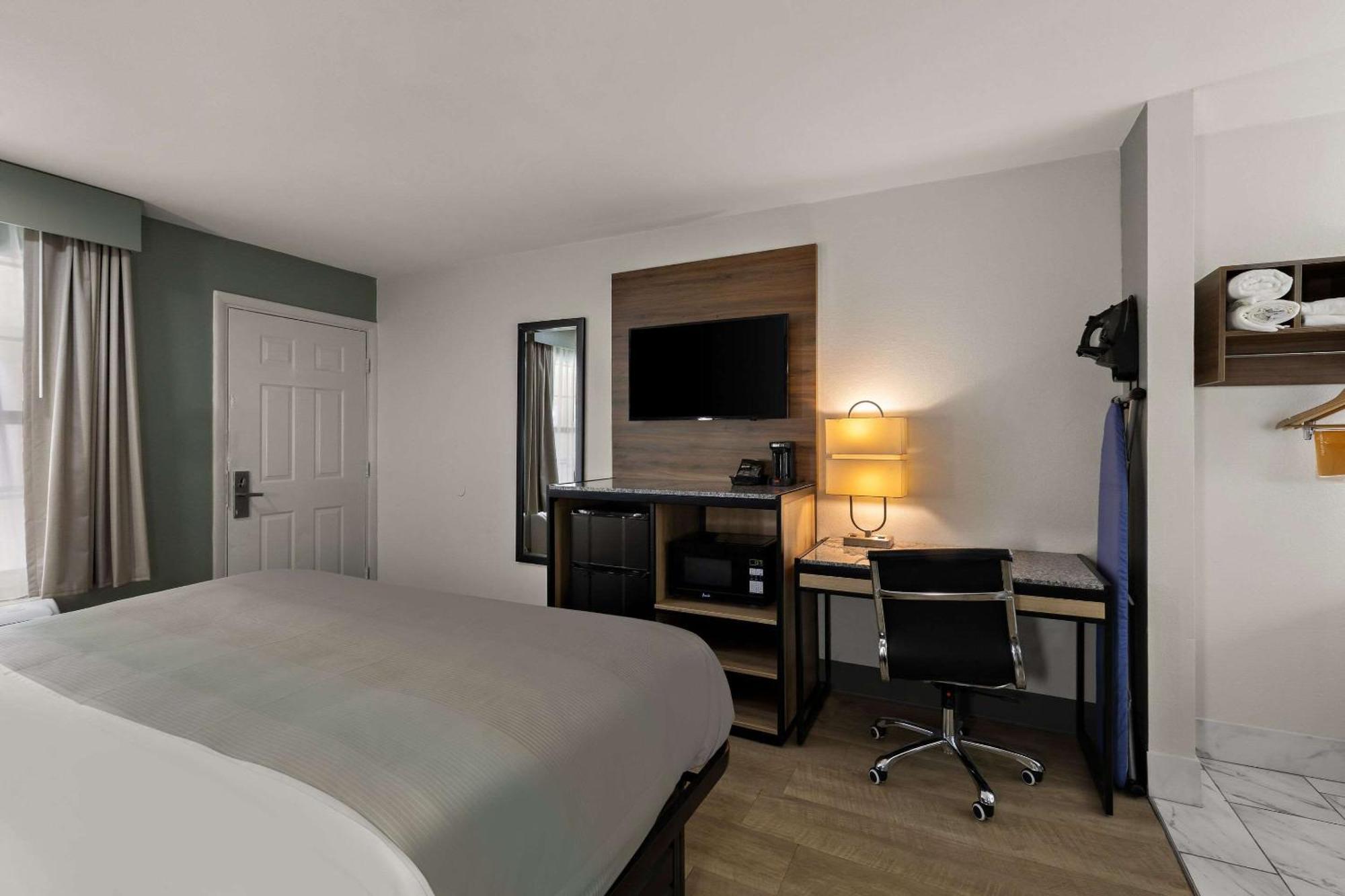 מונרו Quality Inn מראה חיצוני תמונה